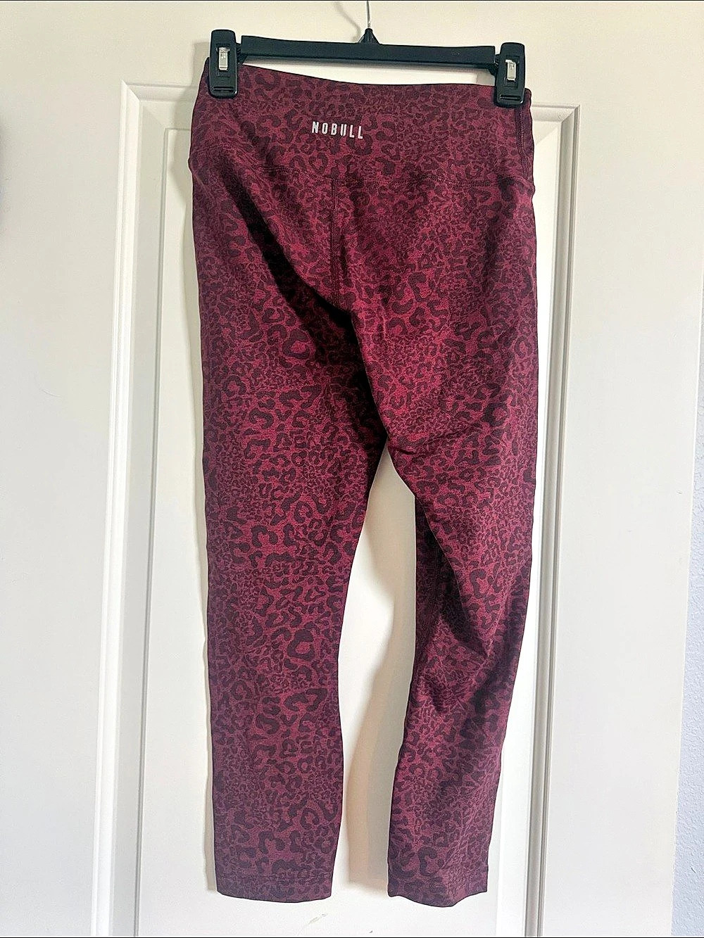 Nobull High-Rise Cropped Leopard Print Tight Burgundy Small